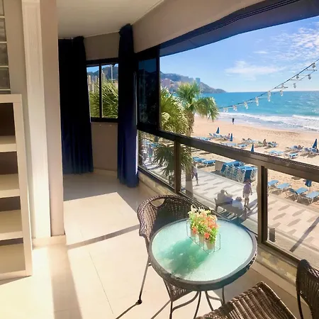 Seafront Levante Blueline شقة